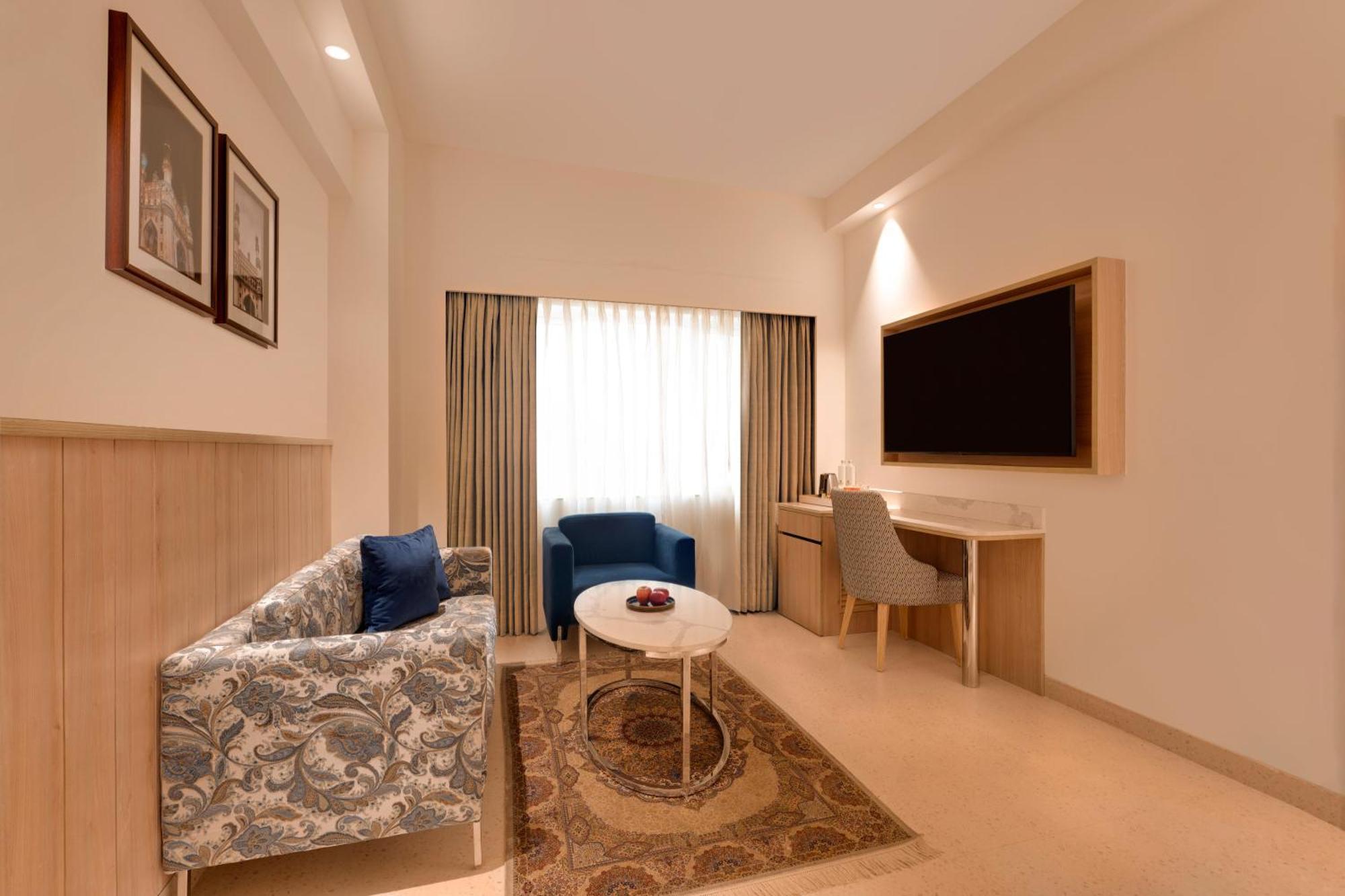 Lemon Tree Premier Hitec City Hyderabad Exterior foto